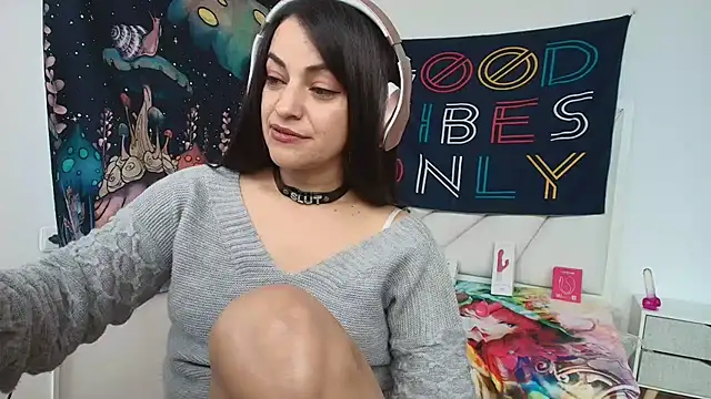 LovelyAzucena webcam