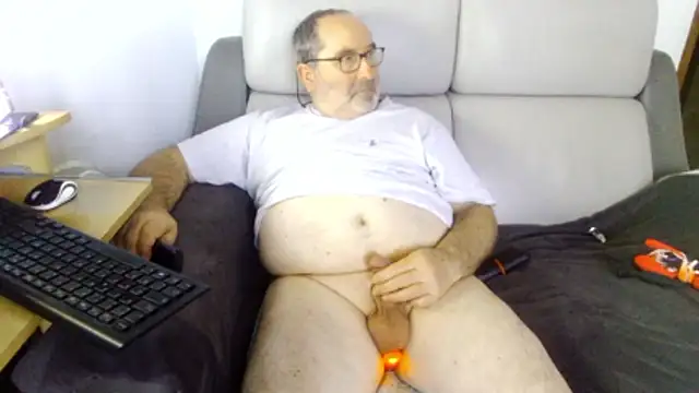 gillou1234 - Gillou1234's free webcam