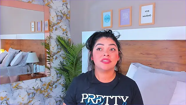 emabakker - EmaBakker's free webcam