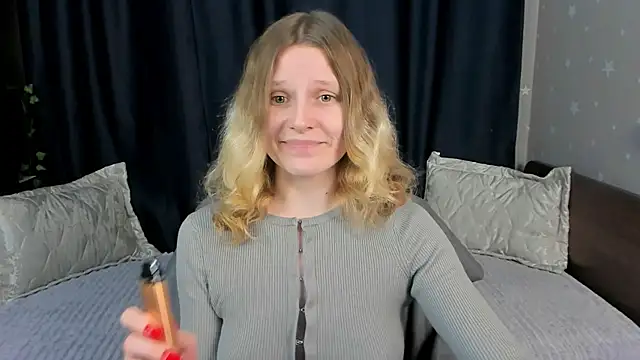 _Velvet_peach_ webcam