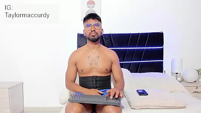 Taylormaccurdy_ webcam