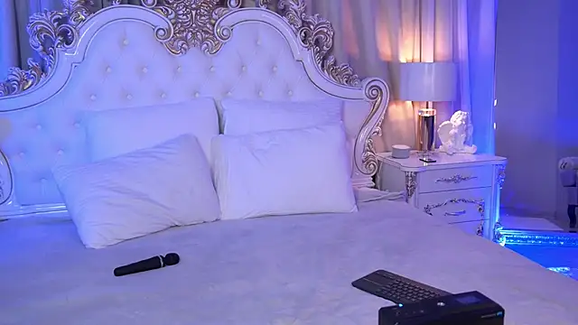 janebrock (F teen) - masturbation under panties