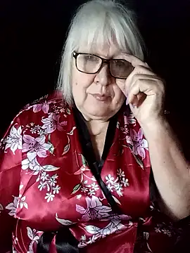 Webcam Model (Alexia64231)  is live.Free join now!