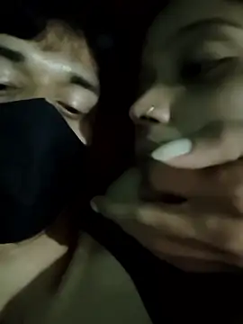 couplegk71 - Couplegk71's free webcam