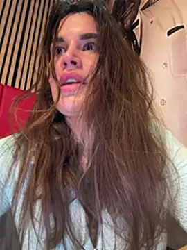 TattooGirlAlia's live cam