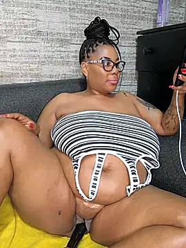 Webcam Model (ExclusiveLeexx)  is live.Free join now!