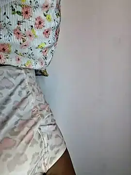 Webcam Model (Royal-girl78)  is live.Free join now!