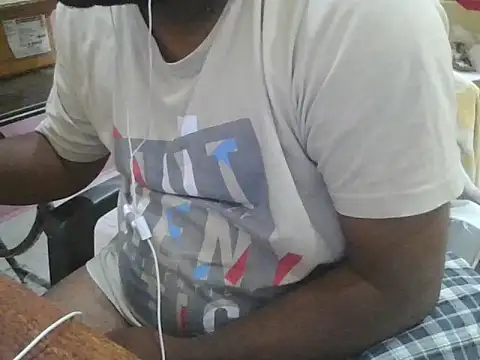 itguyhyd (Ask my age) - remove cloths