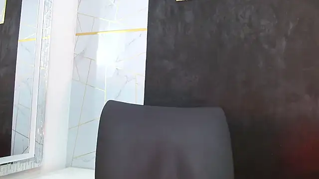 Cloeandtyfanny webcam