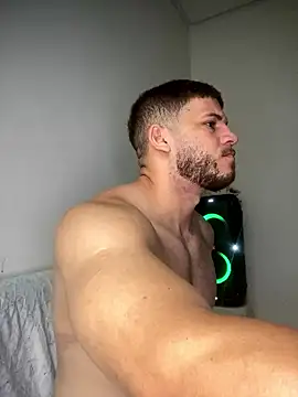 Webcam Model (Andeilson1999)  is live.Free join now!