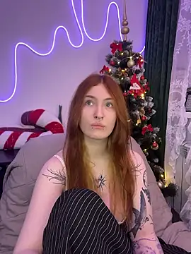 _chlo__e (F teen) - Boobs or ass?