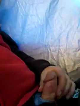 Hotredheadandtoungelasher webcam