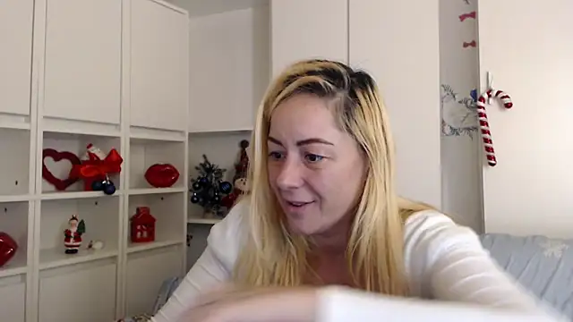 _karolynesyera_ webcam