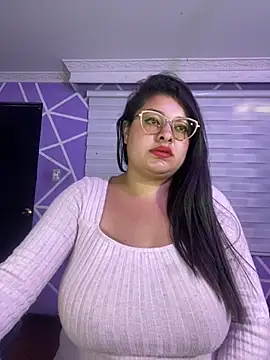 Webcam Model (MiiaaJoness)  is live.Free join now!