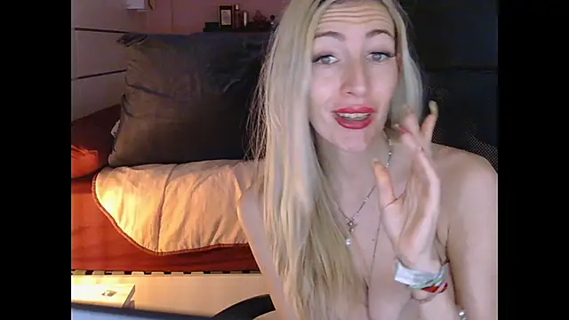 barbieblondiegirl (F young) - chupar y jugar con un calipo