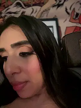 kiaraglam2 - Kiaraglam2's free webcam - UK Sex Cams