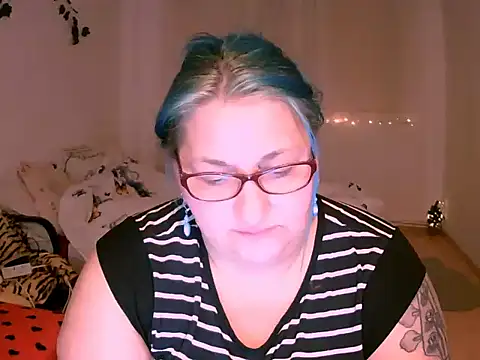 BlondyBigBoobs webcam