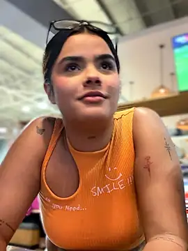 kaily_sweet16 (F teen) - Playing in the mall massaged tits