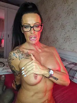 Misses-Cougar webcam