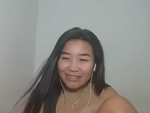 Webcam Model (Zyeiii)  is live.Free join now!