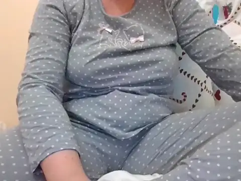 RealLittleRedRidingHood webcam