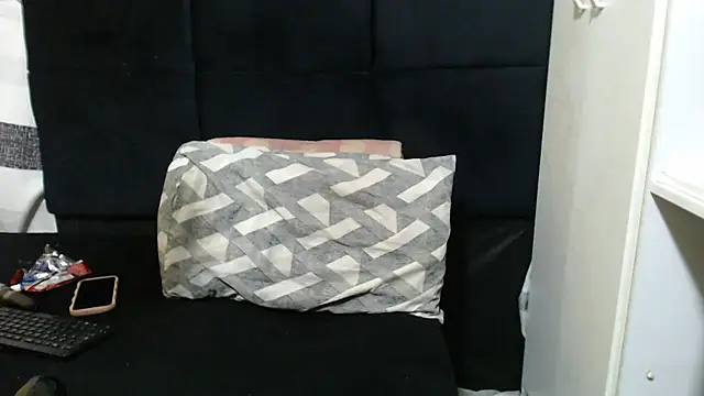 SweetHotBabby18 webcam