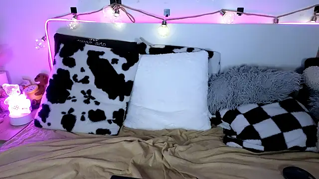 nicollewetpussy webcam