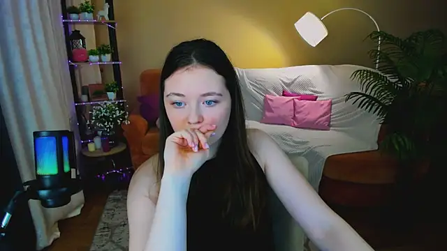 AlluringLookk webcam