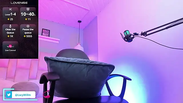 Lucy_Williiams webcam