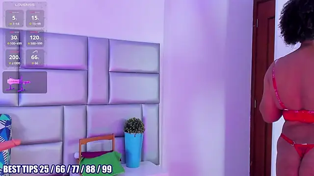 lovelynickii - LovelyNickii's free webcam