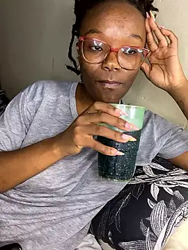 YummyMelanin117 webcam