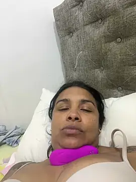 Valeriacaliente webcam