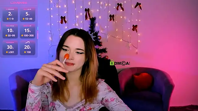 liana_kisses (F teen) - show ass in thong♥