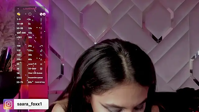 Sara_Foxx1 webcam