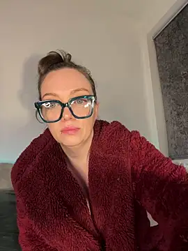 Webcam Model (FemDom_RubyKnightXXO)  is live.Free join now!