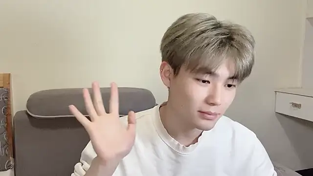 xiaoyang5200 Live Webcam on Stripchat