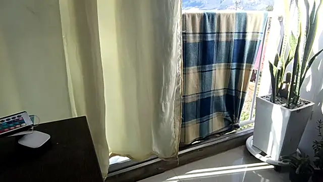 Adam_Valenciia webcam