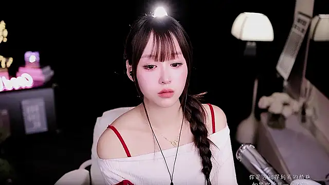 美女coward_by在线直播