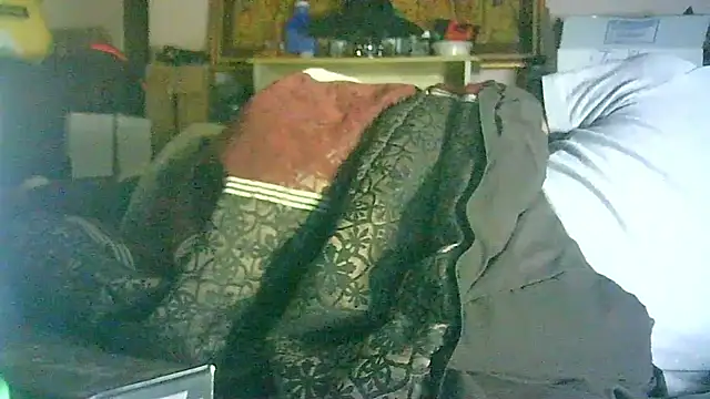 ON3YOULLN3VER_FIR3 webcam