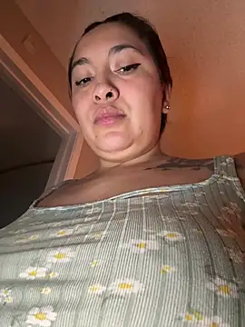 latina_curvy22