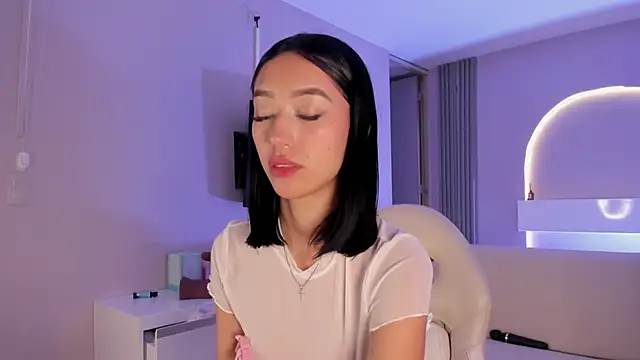 millieskinny18_ - Millieskinny18_'s free webcam - UK Sex Cams