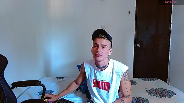 bray_hotboy777 webcam