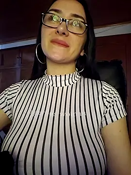 preetypeach (F milf) - flex boobs // oil boob at goal