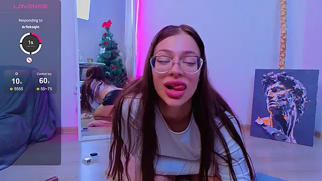 lizarttt (F young) - Air kissing