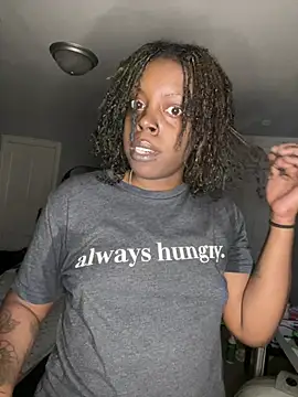 IntrovertedUnicorn webcam