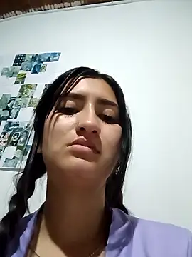 Webcam Model (Marilyn_1-2)  is live.Free join now!