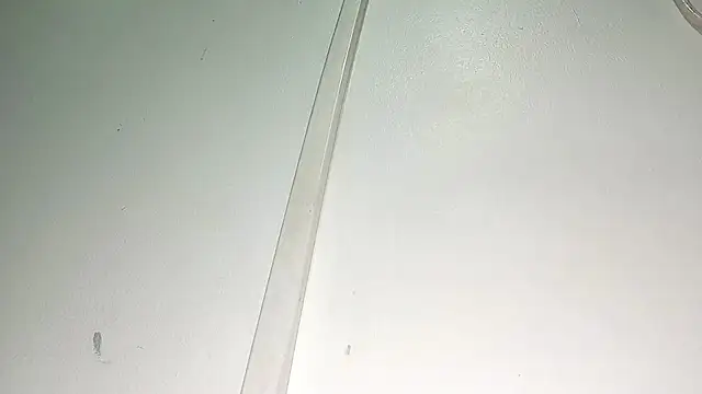 PetiteIvoryQueen19 webcam