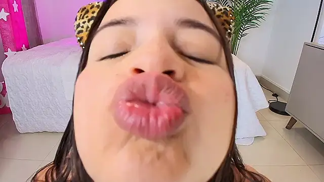 emmarose___ (F young) - BIG SQUIRT FOR YOU 🌊