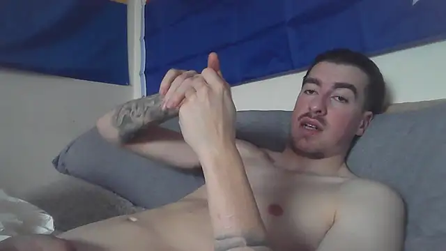 essexboy_2002 (M young) - PAY FOR MY TICKET TO NEW ZEALAND!!!