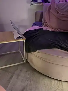 CurvyAnonymousGirl89 webcam